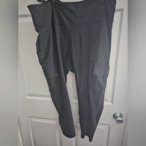 NWOT Old Navy Cargo Leggings